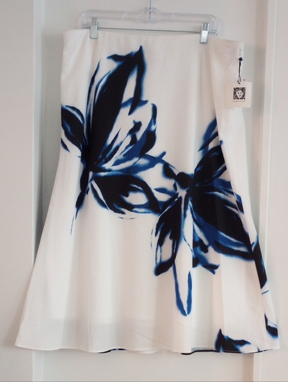 Anne Klein White A-Line Skirt with Blue Floral Brushstrokes Size XL